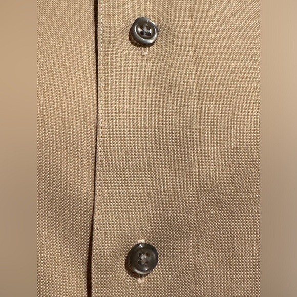 Dockers Tan Button Down Long Sleeve Collared. Pleated Back locker loop Sz XL - Picture 5 of 14